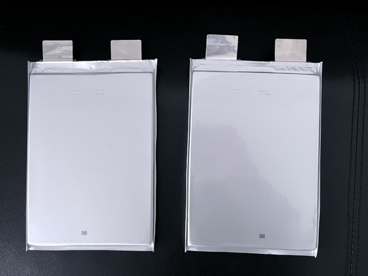 Eficiencia de carga y descarga segura y alta 50A Larga vida útil LFP Lipo4 Poch Cell 3.2V Alta densidad de energía Ion de litio